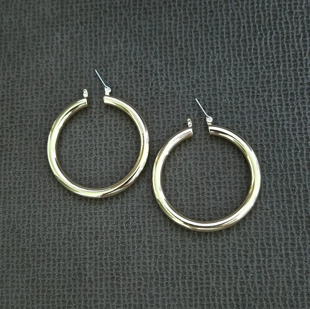 Luv AJ Gold💛 Amalfi Hollow Tube Hoop Earrings - NWT